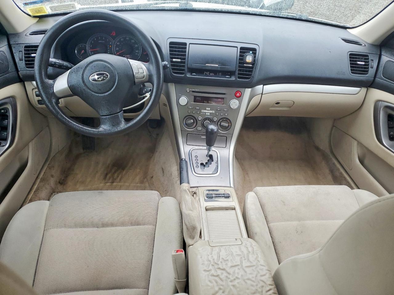 2008 Subaru Outback 2.5i White vin: 4S4BP61C387364721