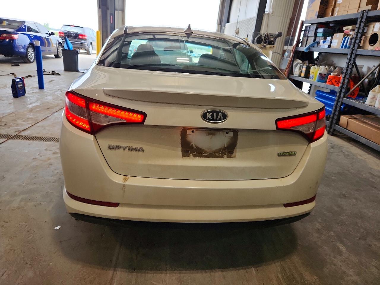 2012 Kia Optima Hybrid White vin: KNAGM4AD5C5011690