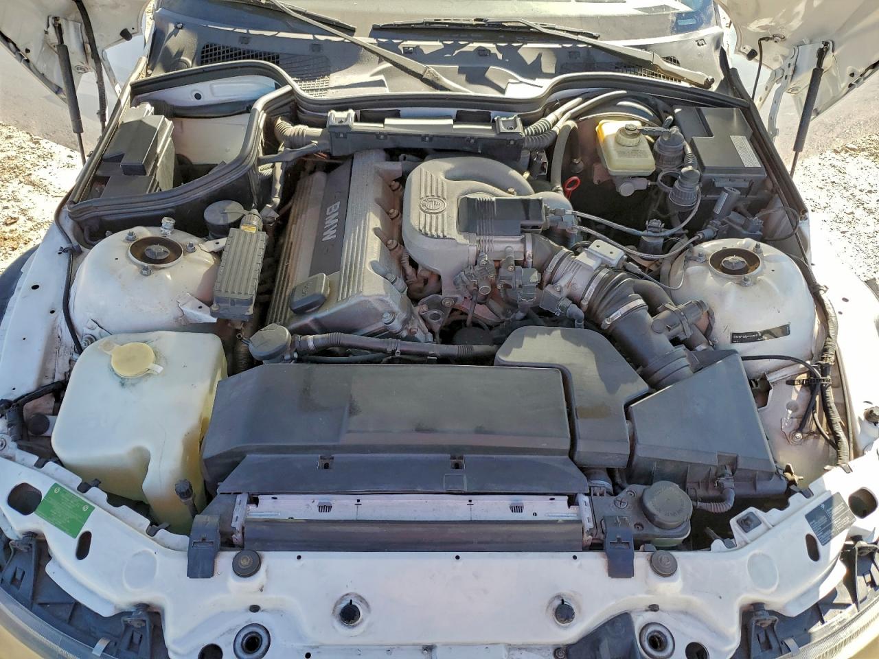 1998 Bmw Z3 1.9 White vin: 4USCH7326WLE07143