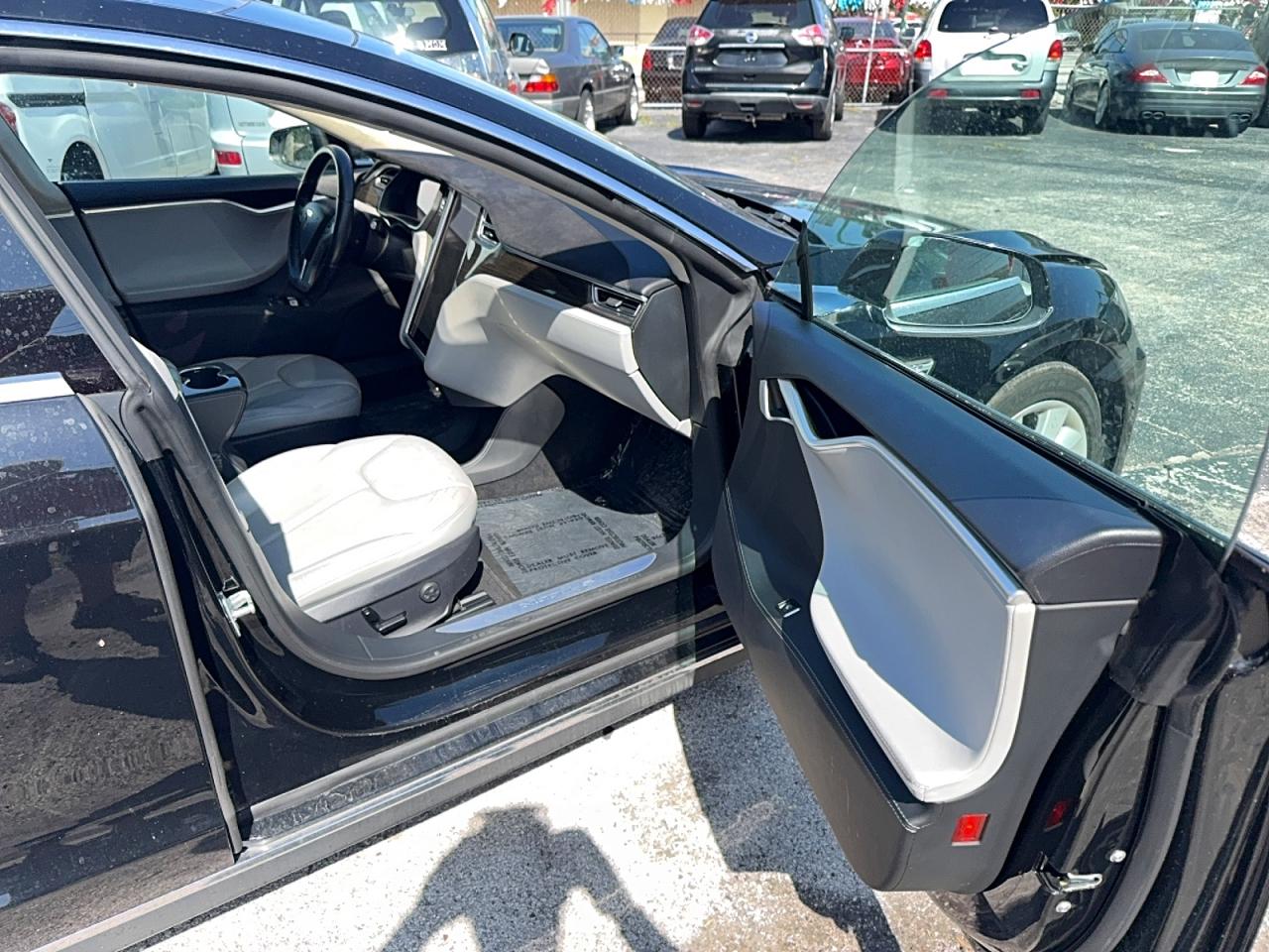 2014 Tesla Model S Black vin: 5YJSA1H1XEFP66125