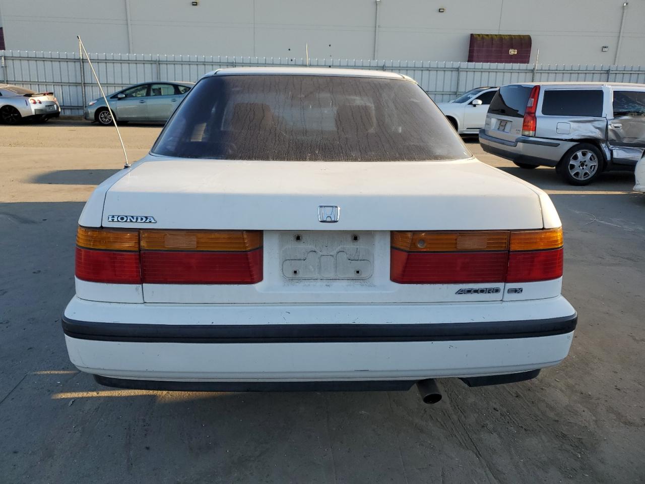 1990 Honda Accord Ex White vin: 1HGCB7266LA031867