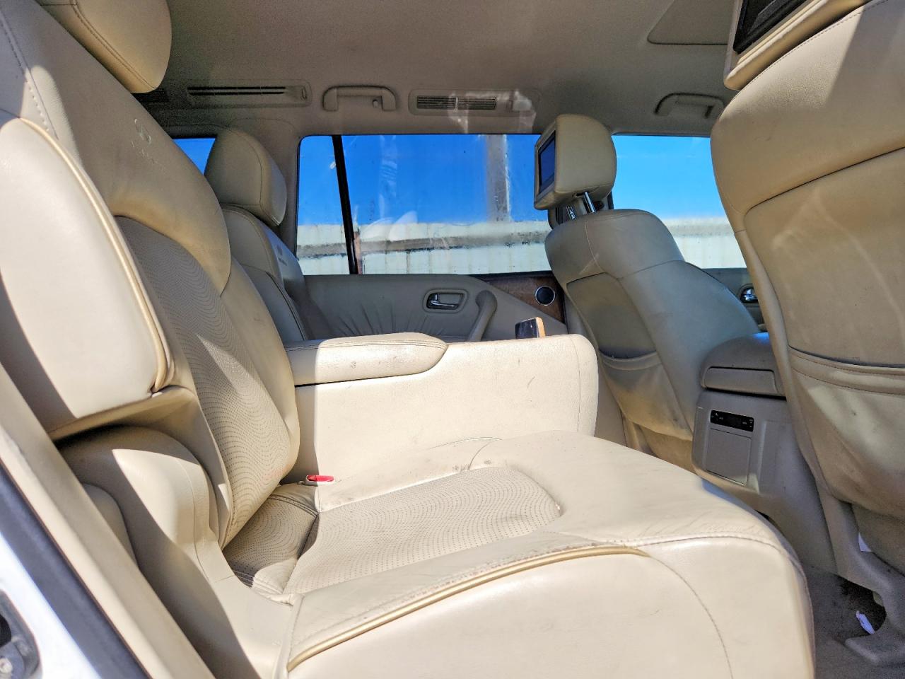 2011 Infiniti Qx56 Base White vin: JN8AZ2NF8B9501918