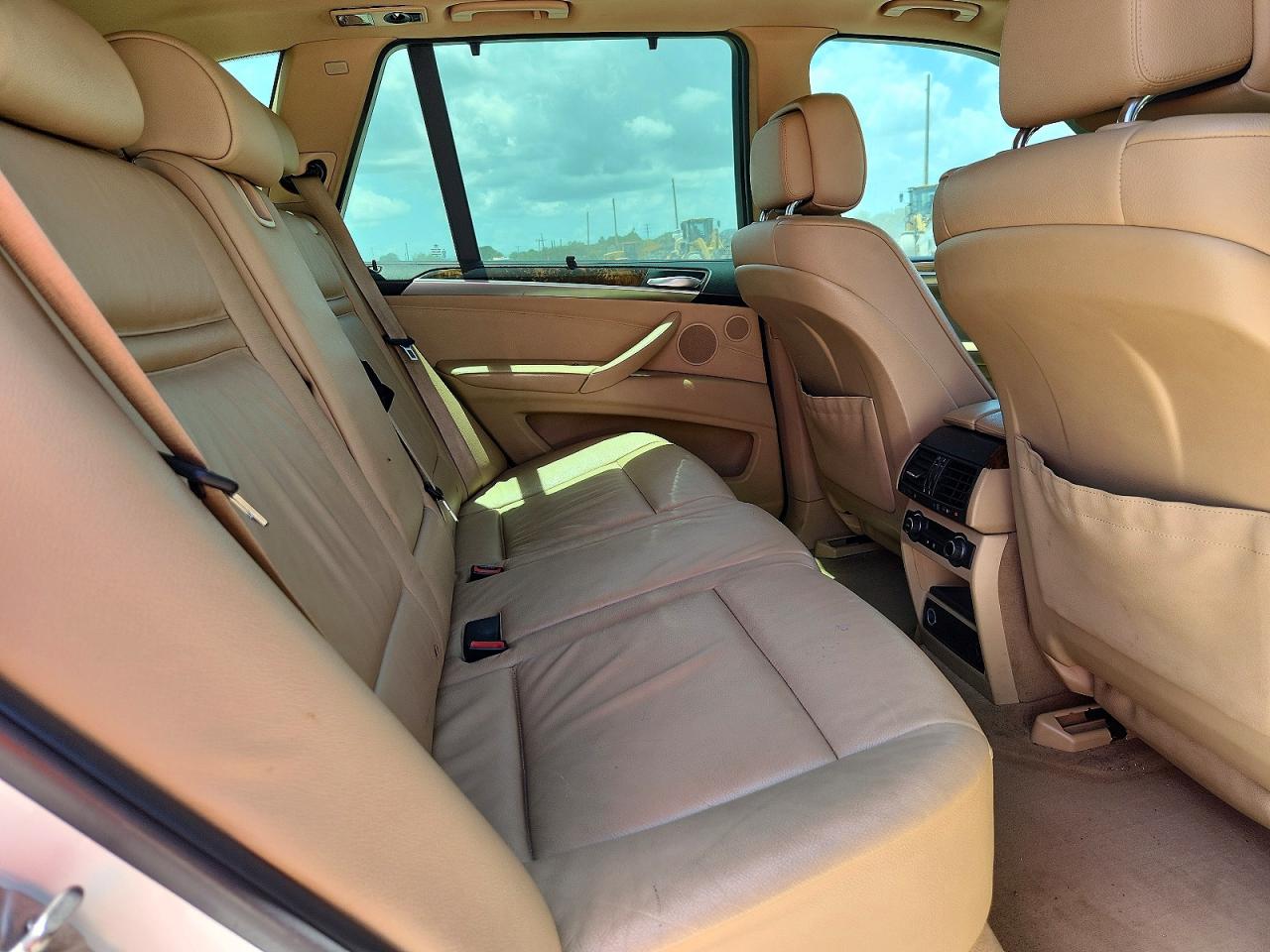 2011 Bmw X5 Xdrive35i White vin: 5UXZV4C56BL738232