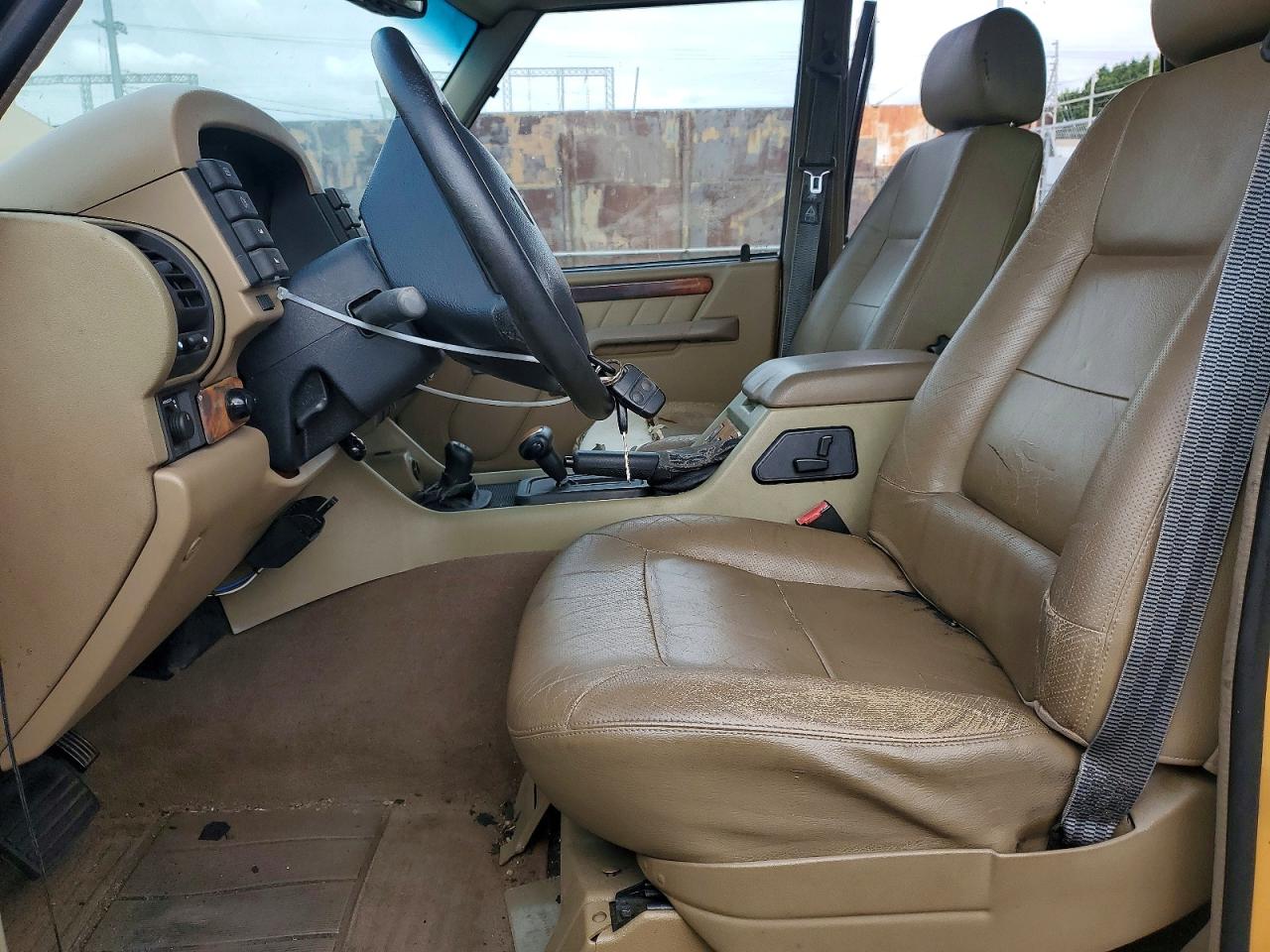 1998 Land Rover Discovery Yellow vin: SALJY1240WA759522