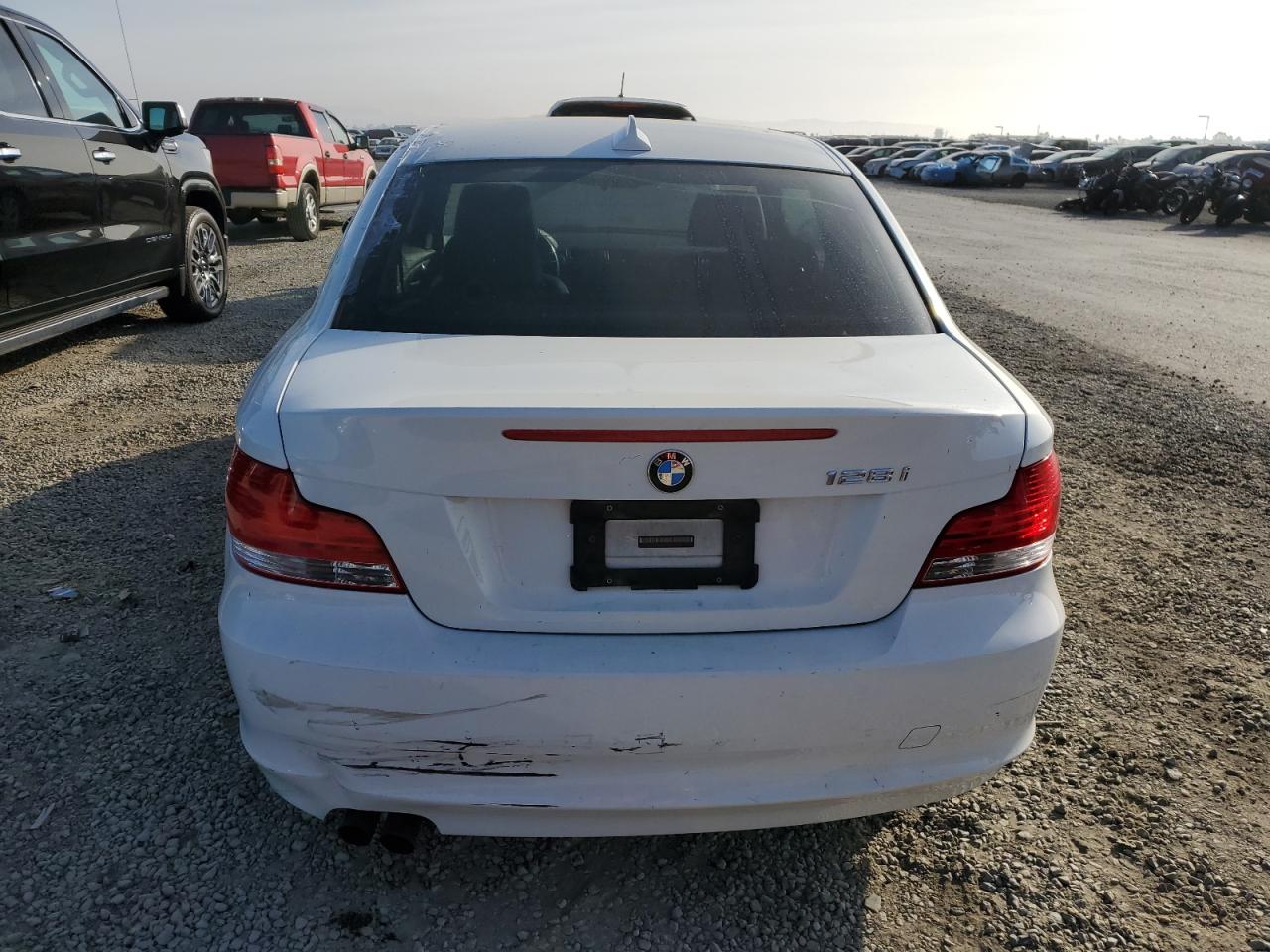 2009 Bmw 128 I White vin: WBAUP93569VF49274