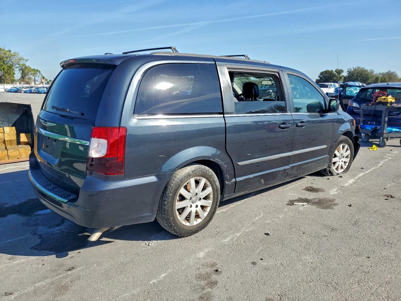 2014 Chrysler Town & Country Touring Blue vin: 2C4RC1BG4ER165593