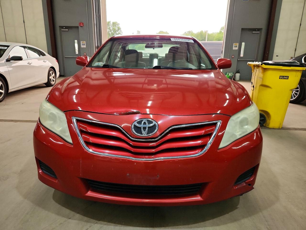 2010 Toyota Camry Le Red vin: 4T4BF3EKXAR030685