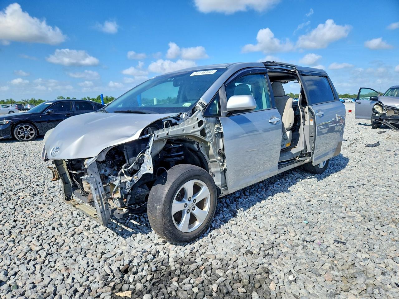 2015 Toyota Sienna Sport Серебряный vin: 5TDXK3DC4FS598694