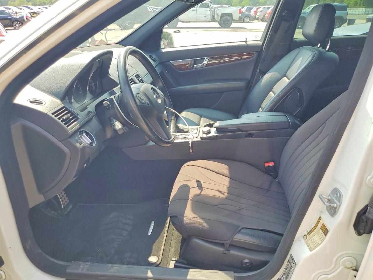 2011 Mercedes-benz C 300 4matic White vin: WDDGF8BB6BR146143