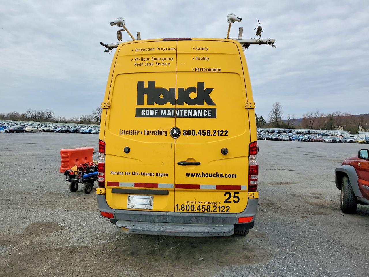 2011 Mercedes-benz Sprinter 2500 Yellow vin: WD3PE7CC9B5584817