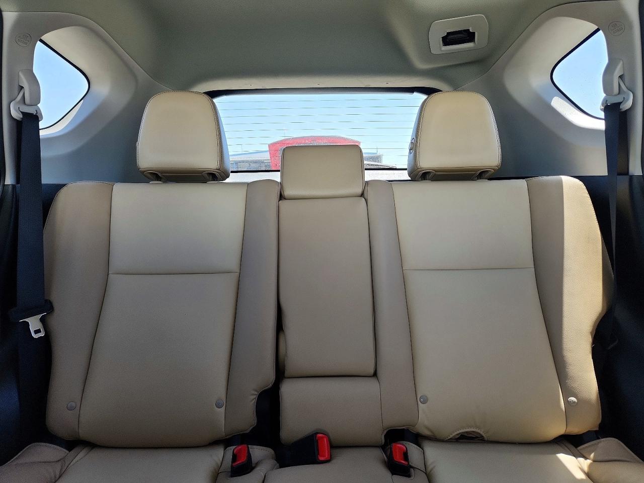2015 Toyota Rav4 Limited White vin: 2T3DFREV8FW367886