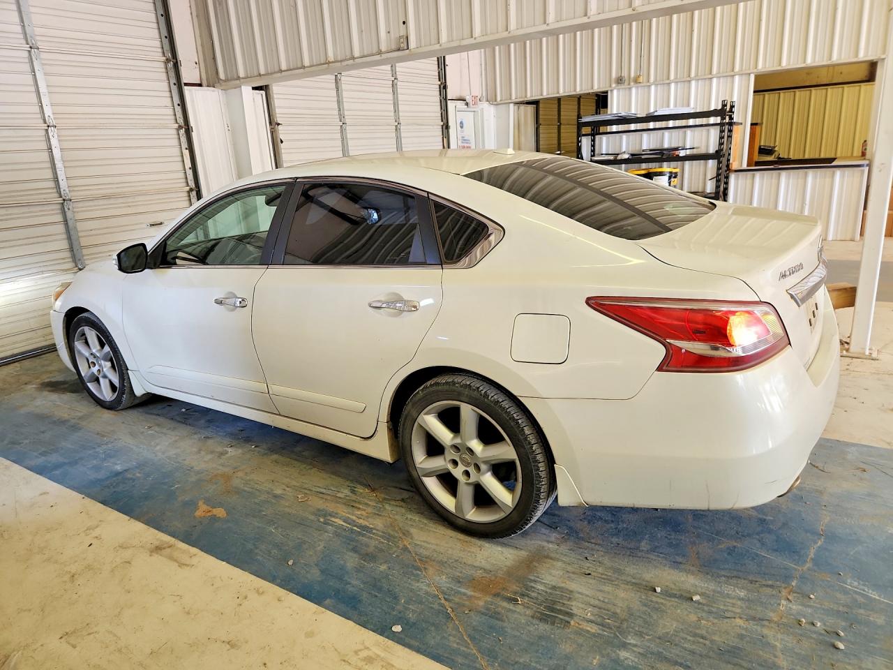 2013 Nissan Altima 3.5 S White vin: 1N4BL3AP1DN426937