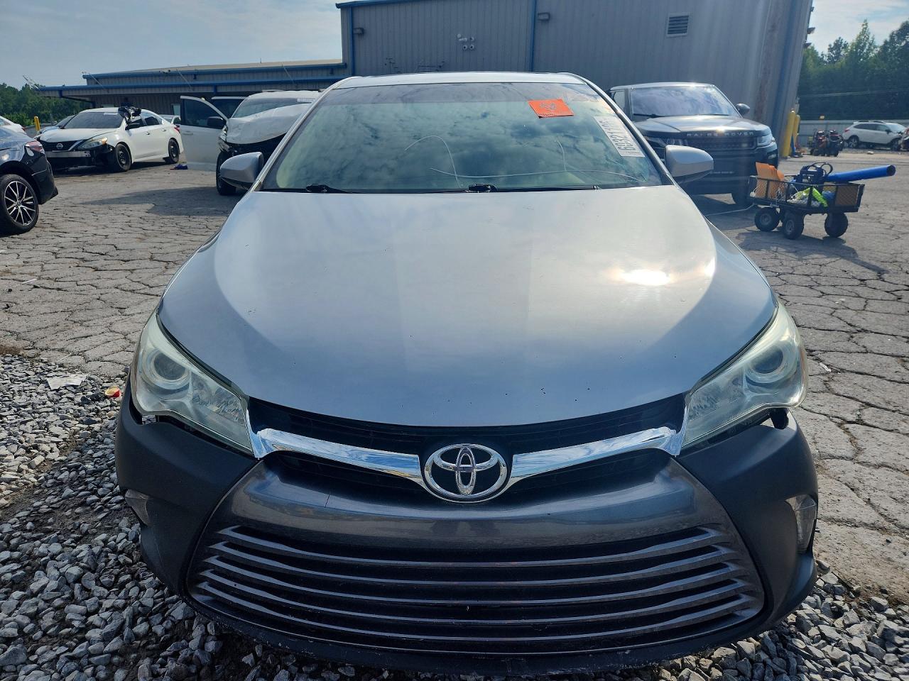 2015 Toyota Camry Le Серебряный vin: 4T4BF1FKXFR454457