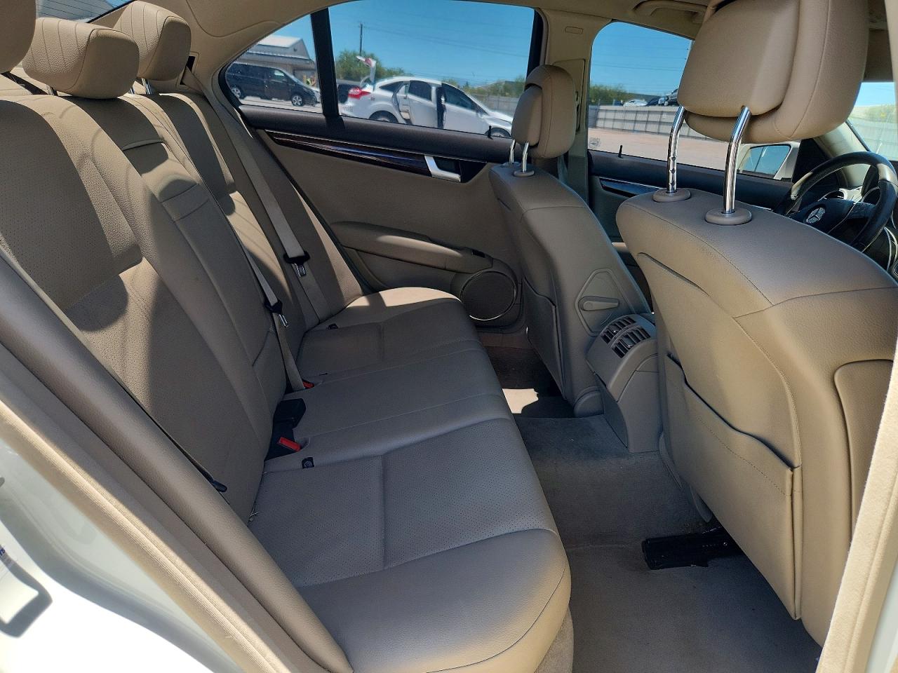 2012 Mercedes-benz C 250 White vin: WDDGF4HB6CA616879