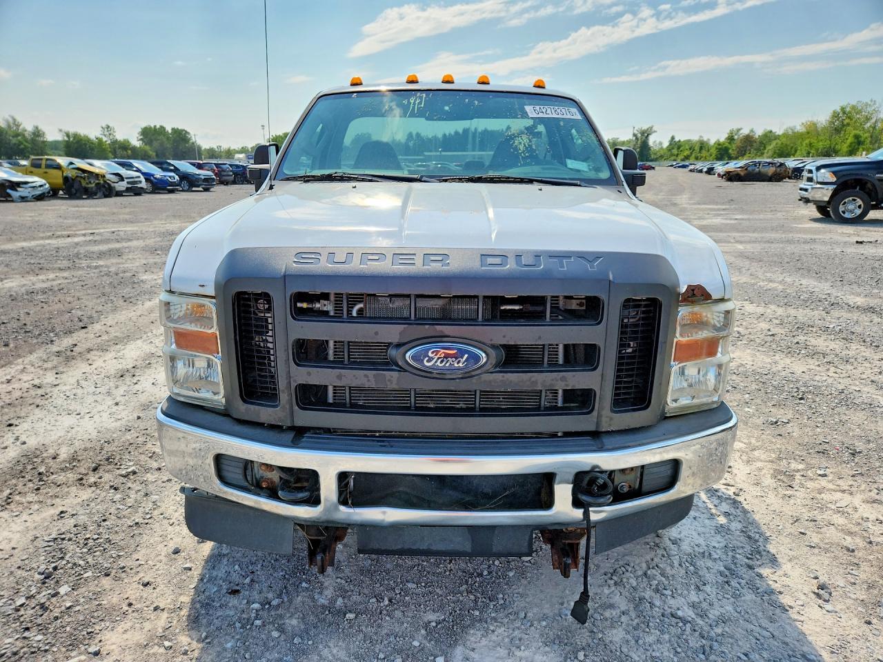 2009 Ford F250 Super Duty White vin: 1FTNF21569EA38438