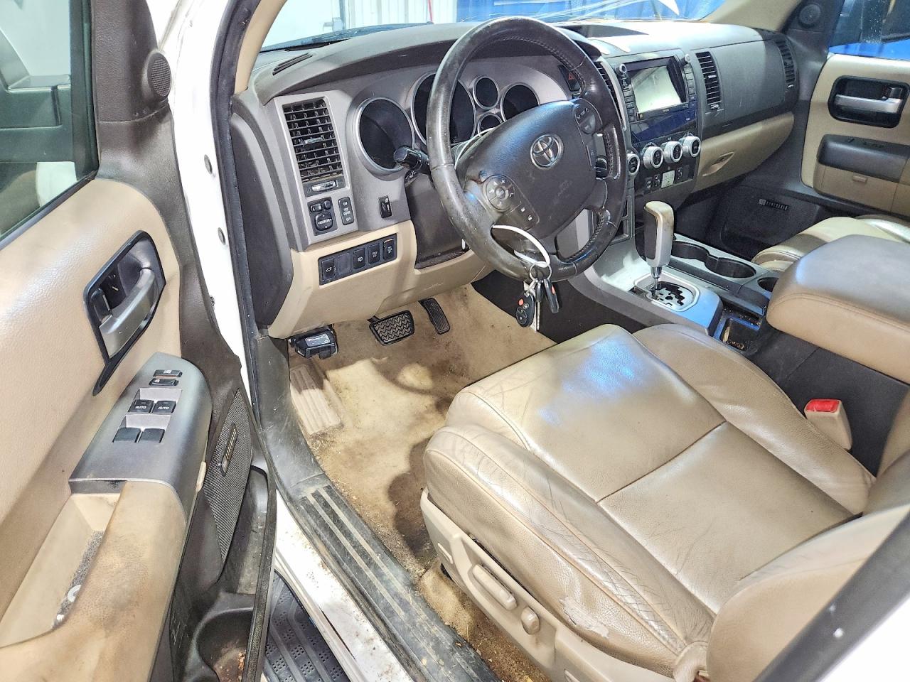 2010 Toyota Sequoia Limited White vin: 5TDJY5G17AS027803