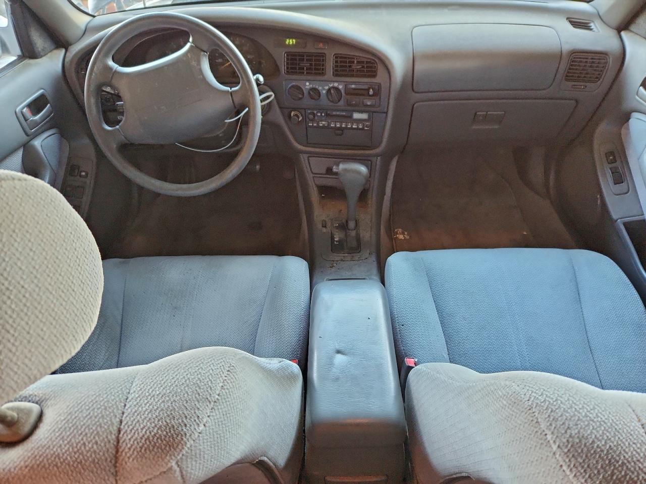 1996 Toyota Camry Le Silver vin: JT2BF12K0T0139893