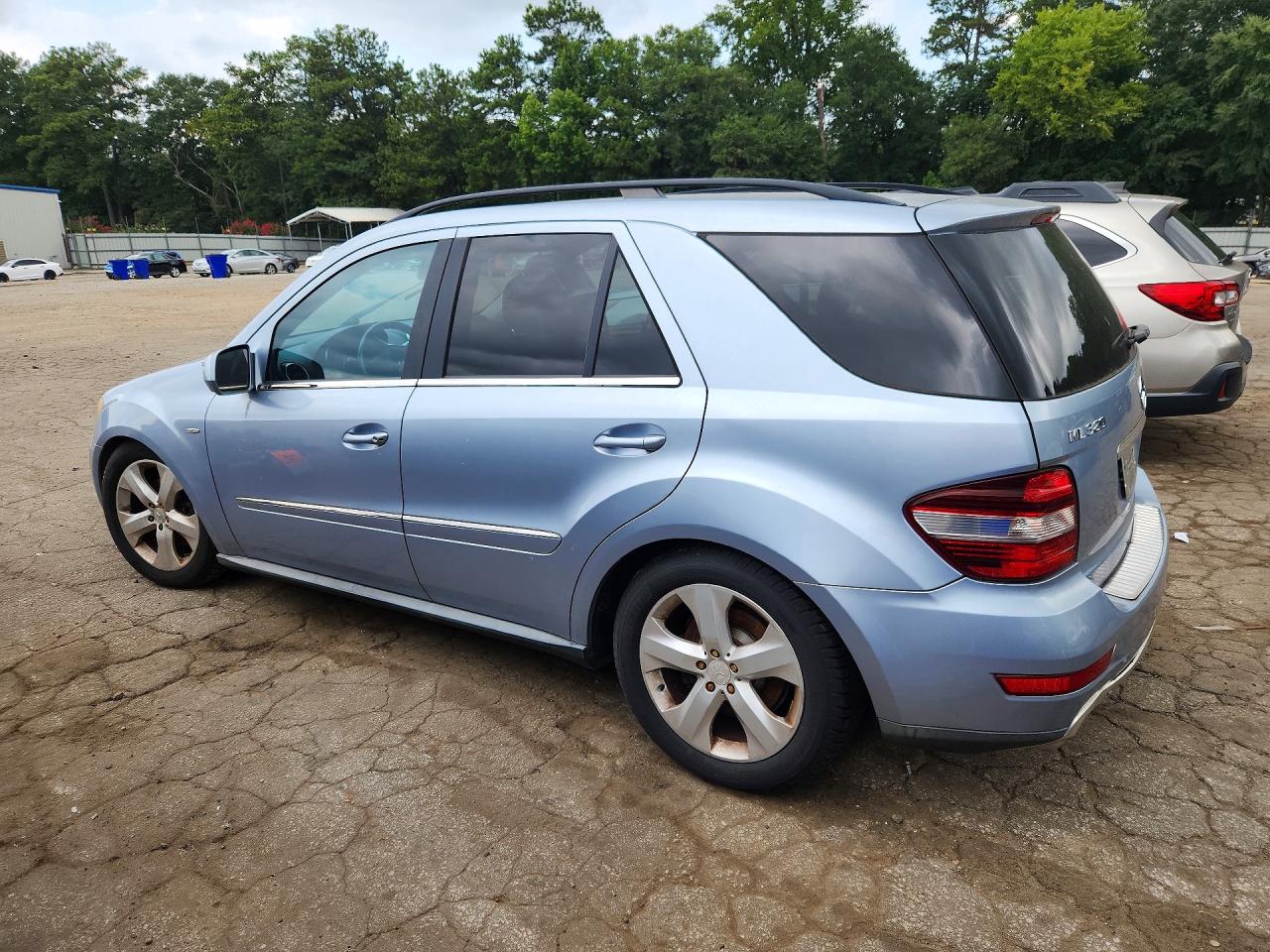 2009 Mercedes-benz Ml Blue vin: 4JGBB25E99A471585