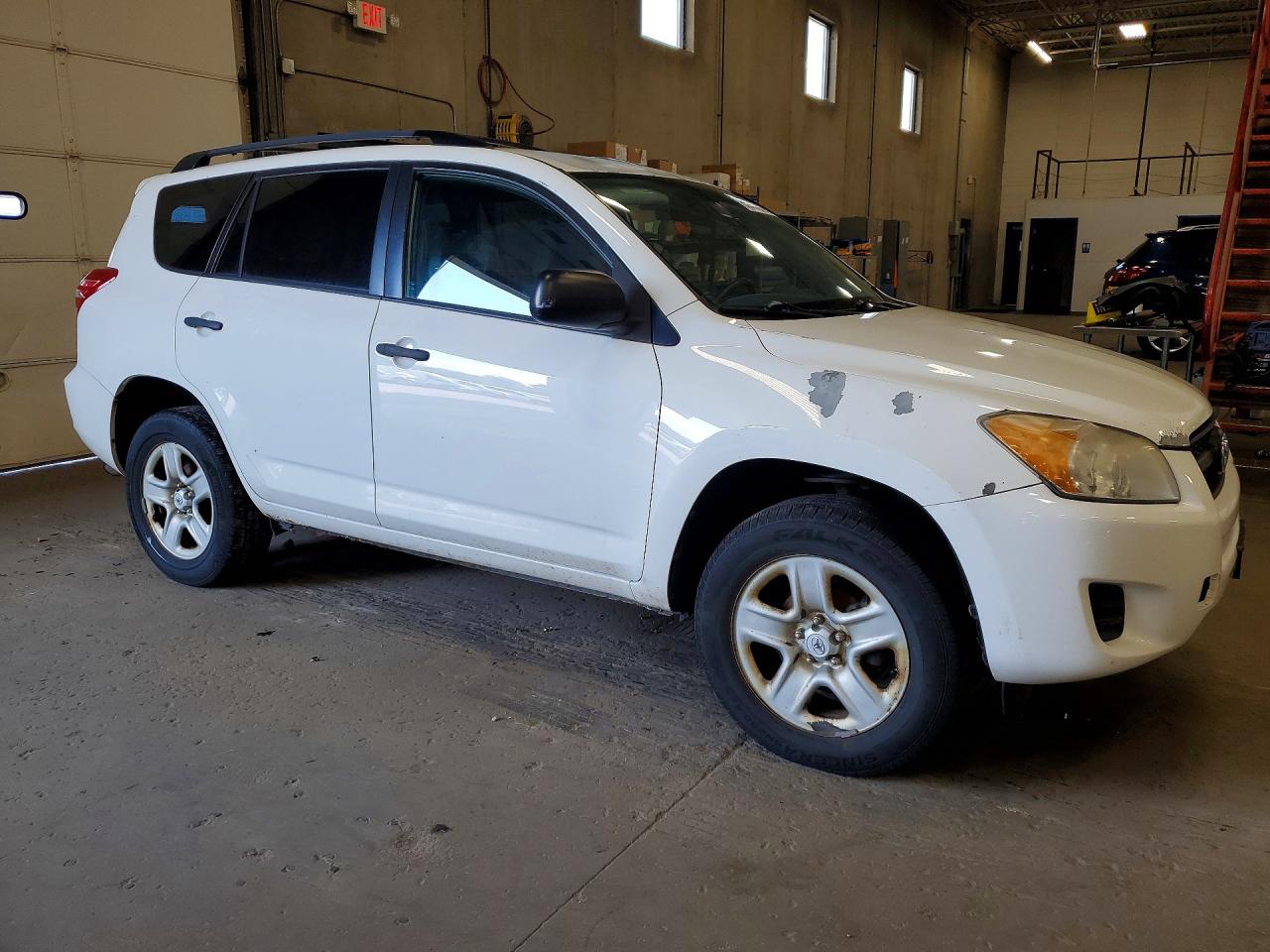2011 Toyota Rav4 Base White vin: 2T3BF4DV5BW085050