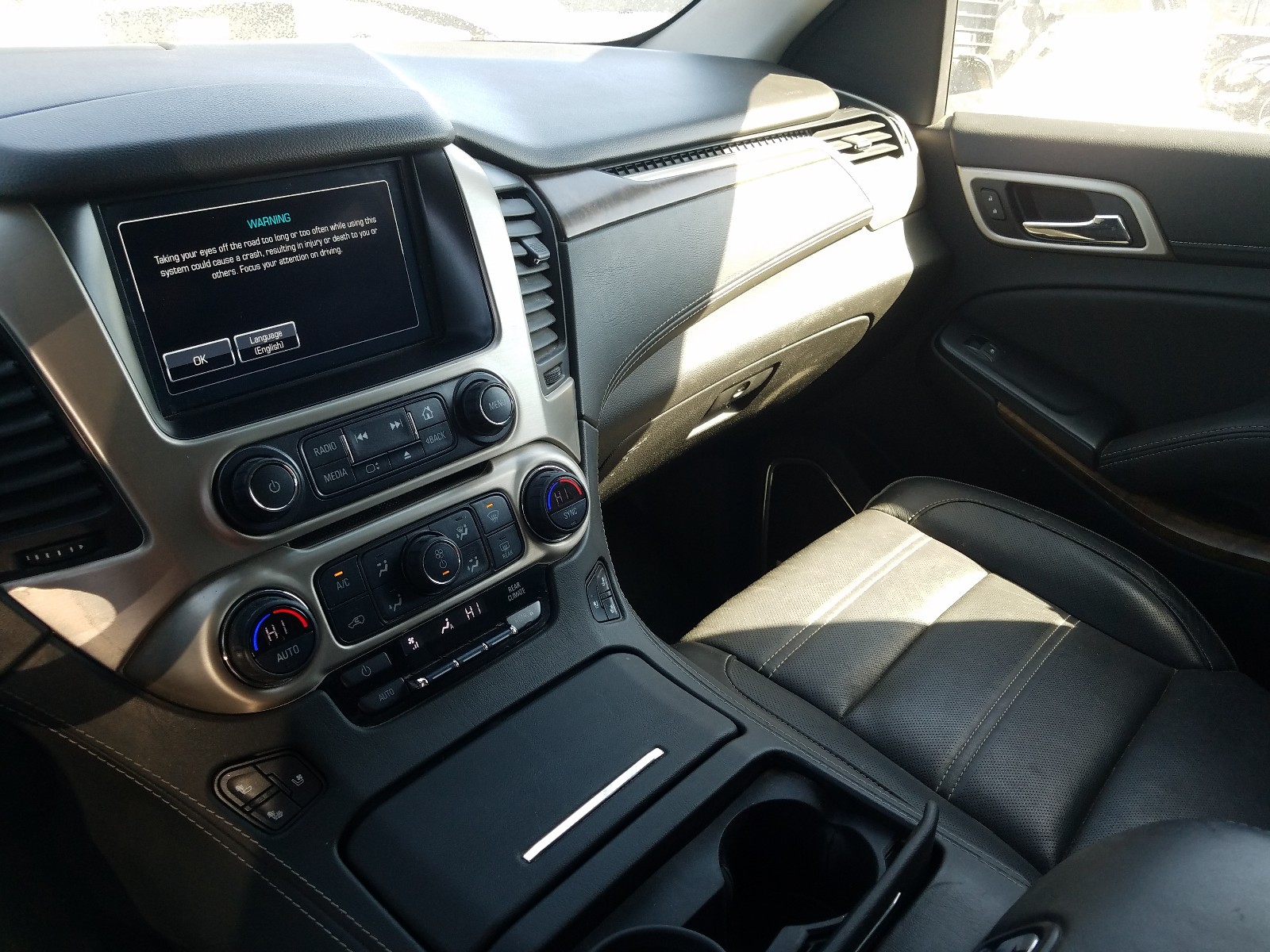 2019 Gmc Yukon Xl Denali Black vin: 1GKS2HKJ2KR131859