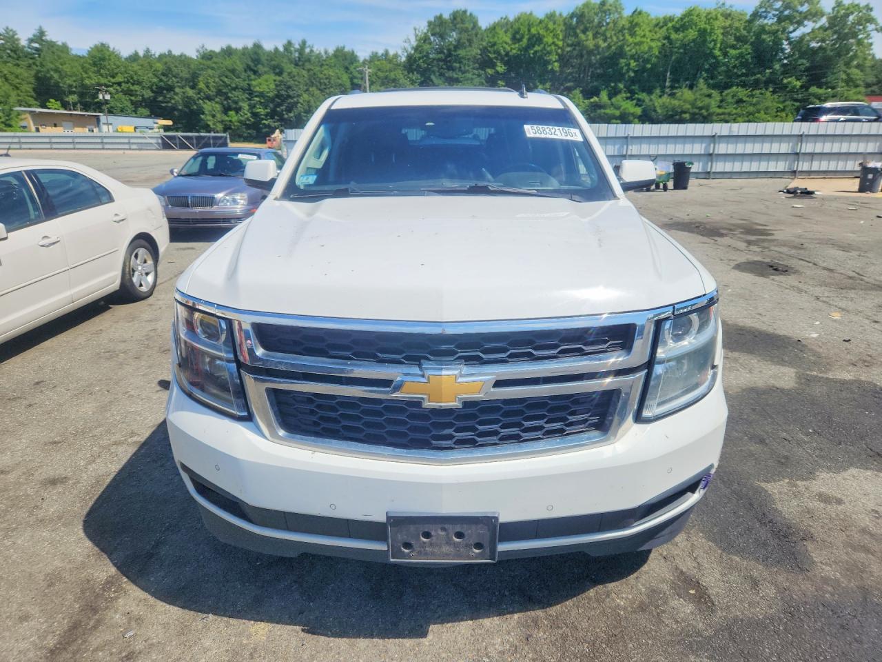 2015 Chevrolet Suburban K1500 Lt White vin: 1GNSKJKC1FR300402