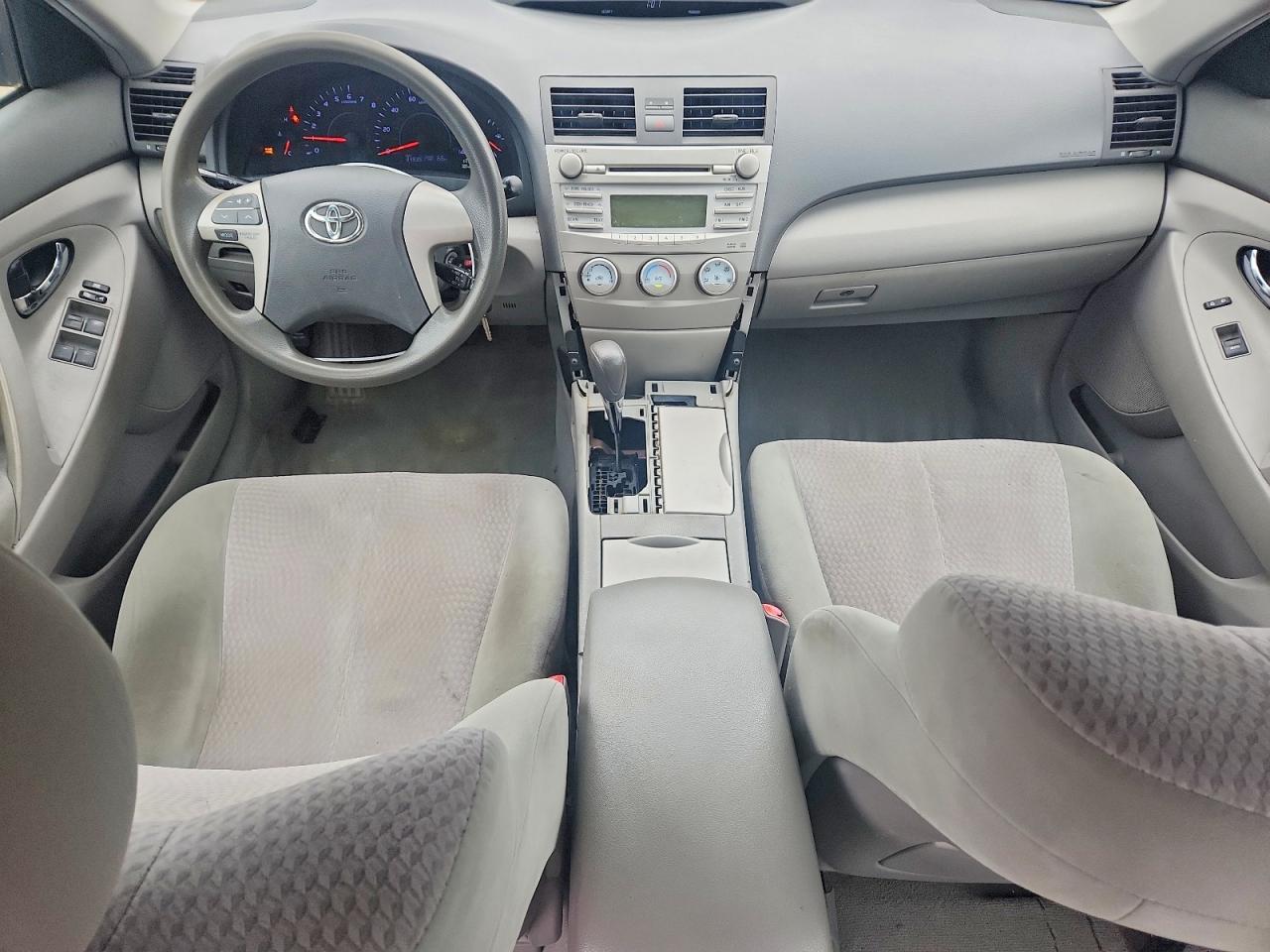 2011 Toyota Camry Le Gray vin: 4T1BF3EKXBU684694