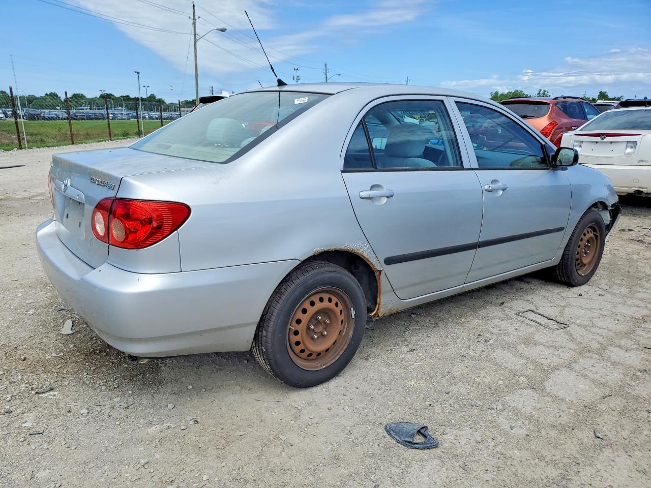2008 Toyota Corolla Ce Silver vin: 1NXBR32EX8Z033063