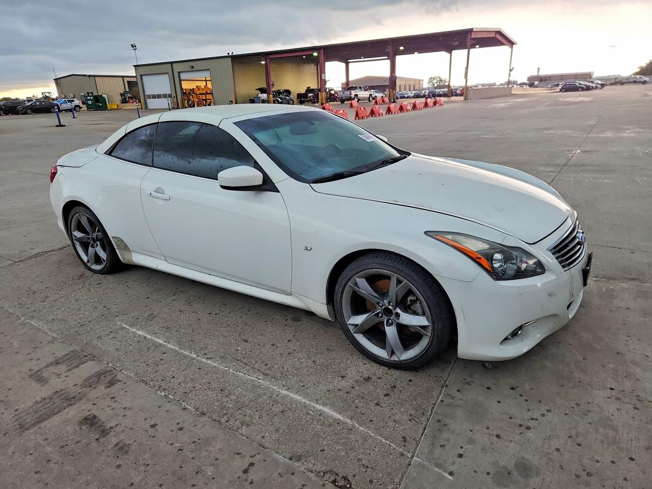 2014 Infiniti Q60 Convertible Base Белый vin: JN1CV6FE7EM900465