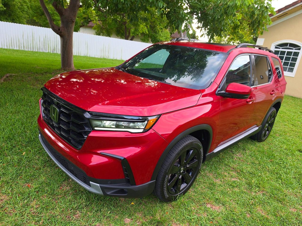 2025 Honda Pilot Elite Красный vin: 5FNYG1H83SB029382
