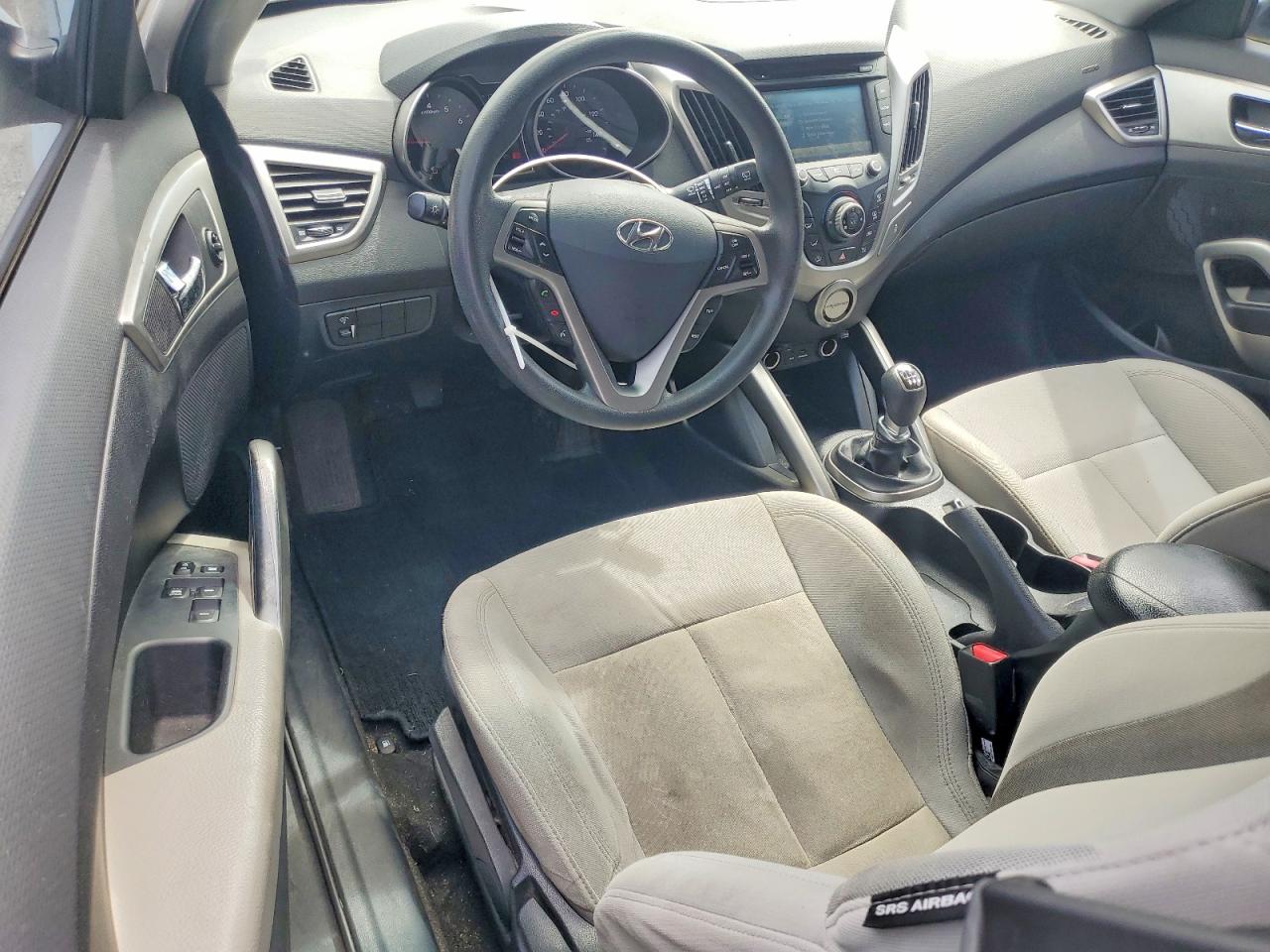2013 Hyundai Veloster Base White vin: KMHTC6AD7DU105301
