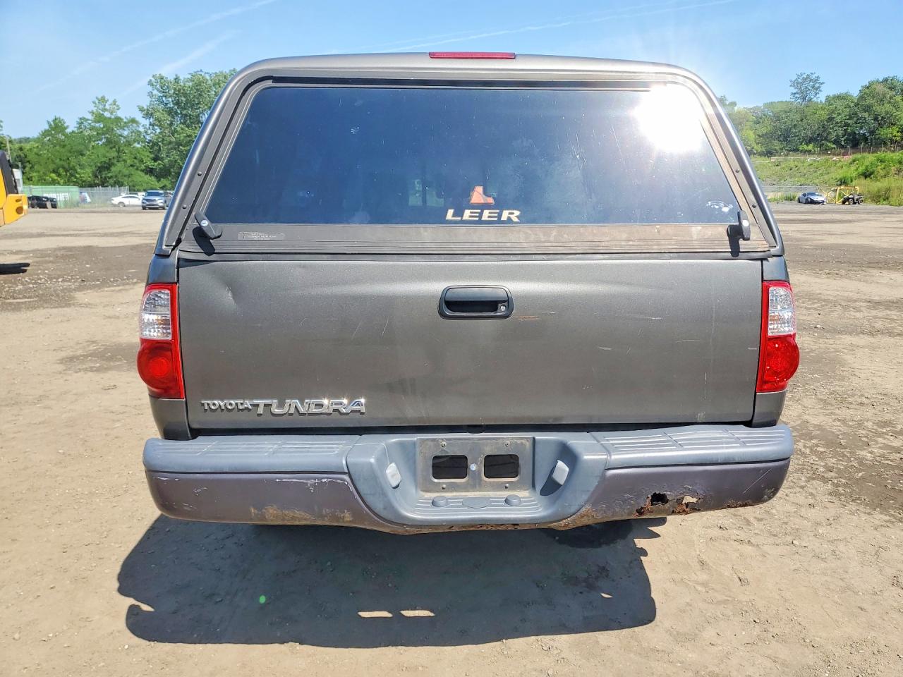 2006 Toyota Tundra Base Brown vin: 5TBJU32116S458919