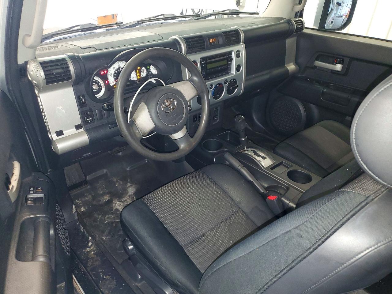 2007 Toyota Fj Cruiser Base Silver vin: JTEZU11F870003089