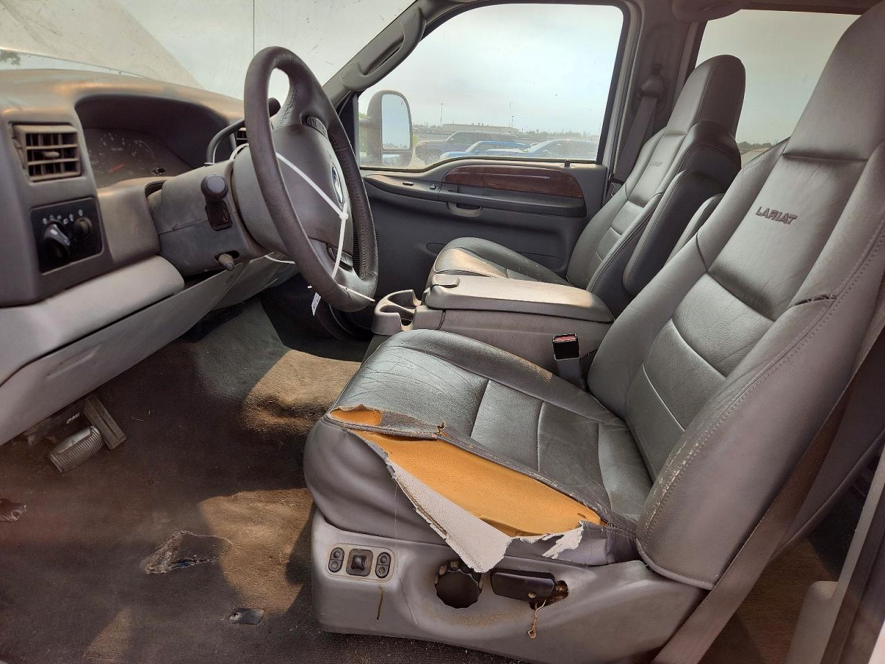 2004 Ford F250 Super Duty White vin: 1FTNW20S94EB39327