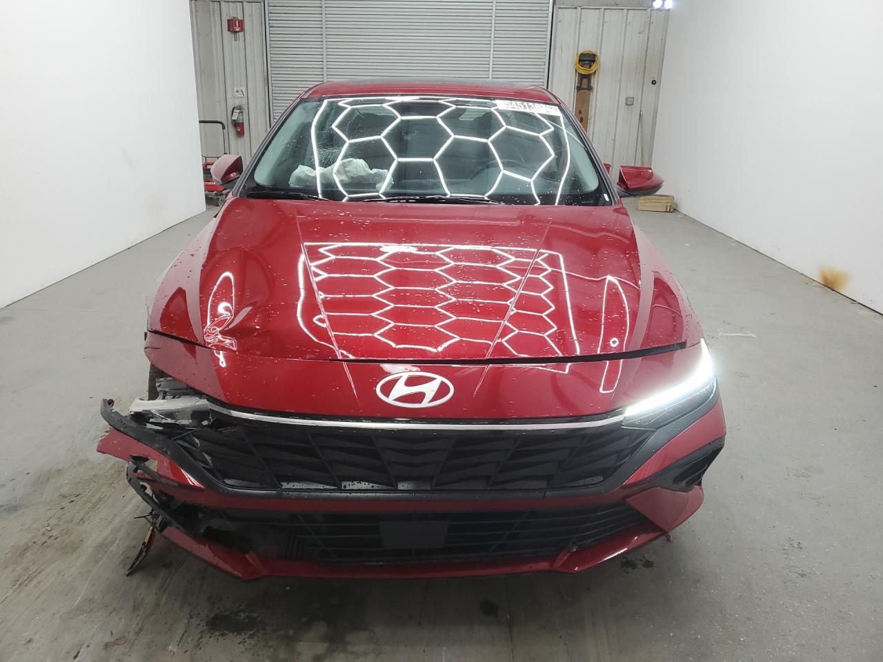 2025 Hyundai Elantra Sel Red vin: KMHLS4DG3SU934084 Damage: Grille, Broken, Replacement Required