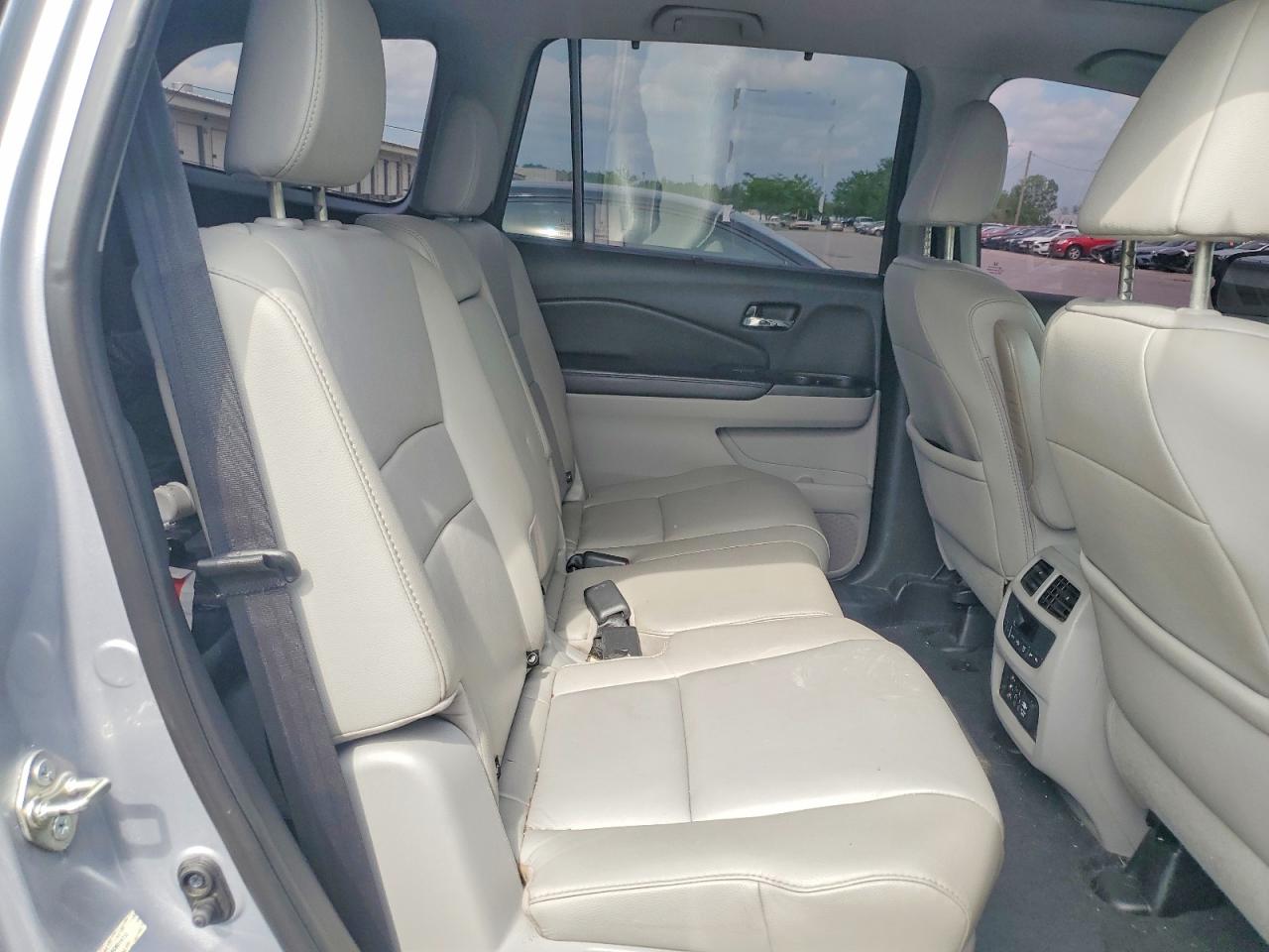 2016 Honda Pilot Touring Серебряный vin: 5FNYF6H98GB014733