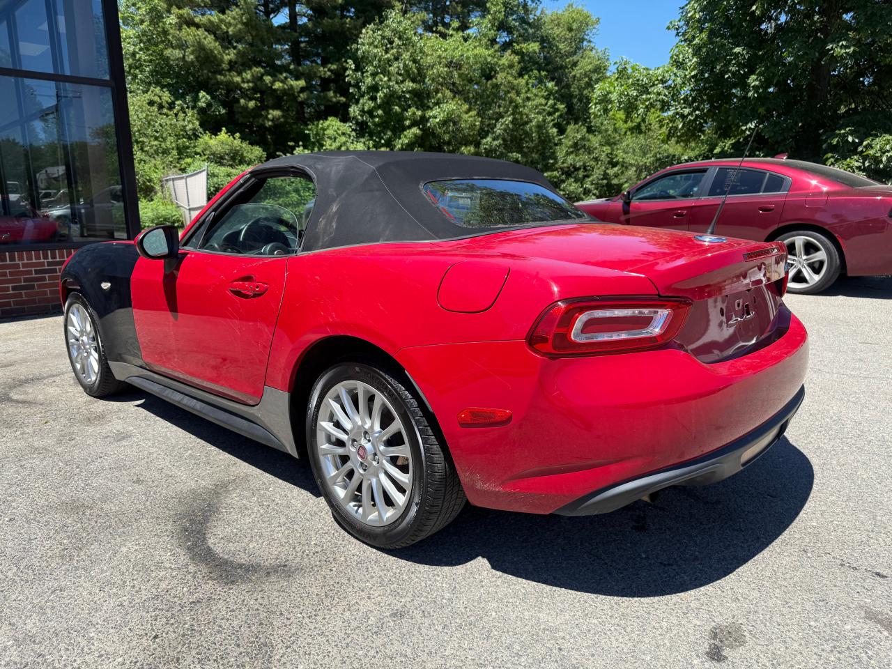 2017 Fiat 124 Spider Classica Red vin: JC1NFAEK9H0122868