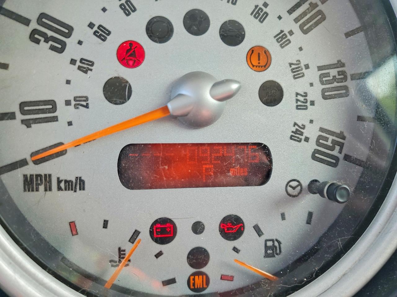 2005 Mini Cooper White vin: WMWRC33425TJ66215
