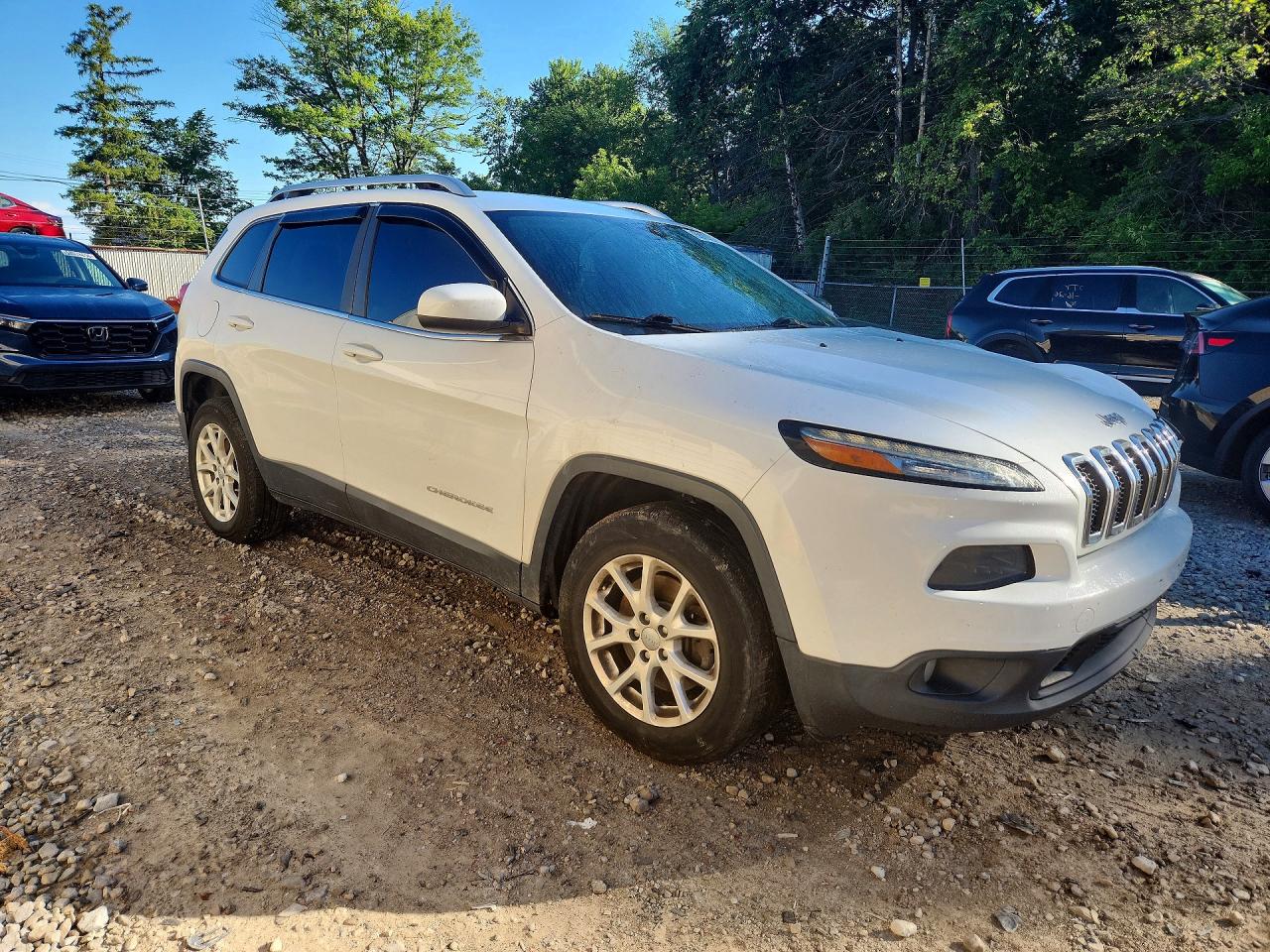 2014 Jeep Cherokee Latitude White vin: 1C4PJMCBXEW252522