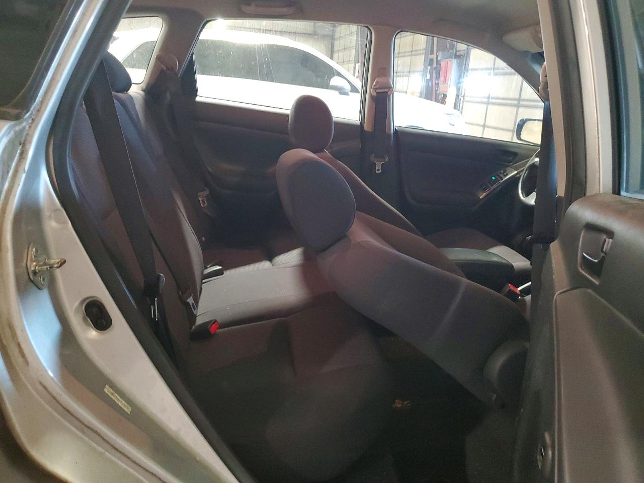 2005 Pontiac Vibe Base Silver vin: 5Y2SL63815Z471629