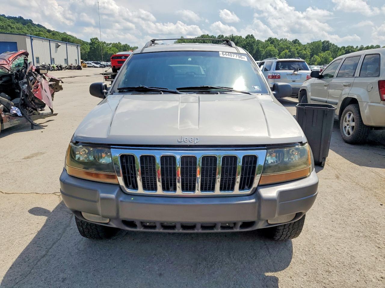 2001 Jeep Grand Cherokee Laredo Серебряный vin: 1J4GW48S01C727840