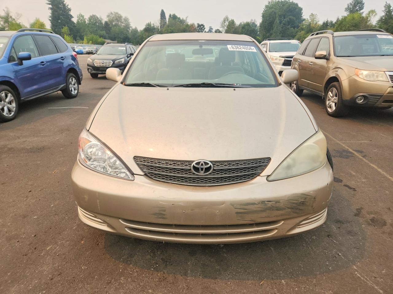 2004 Toyota Camry Le Gold vin: 4T1BE32K74U359169