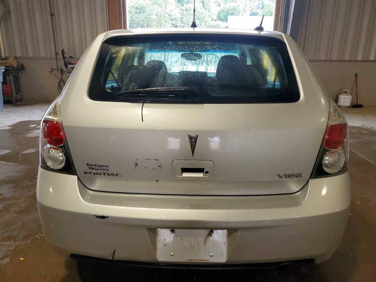 2010 Pontiac Vibe Silver vin: 5Y2SP6E09AZ413936