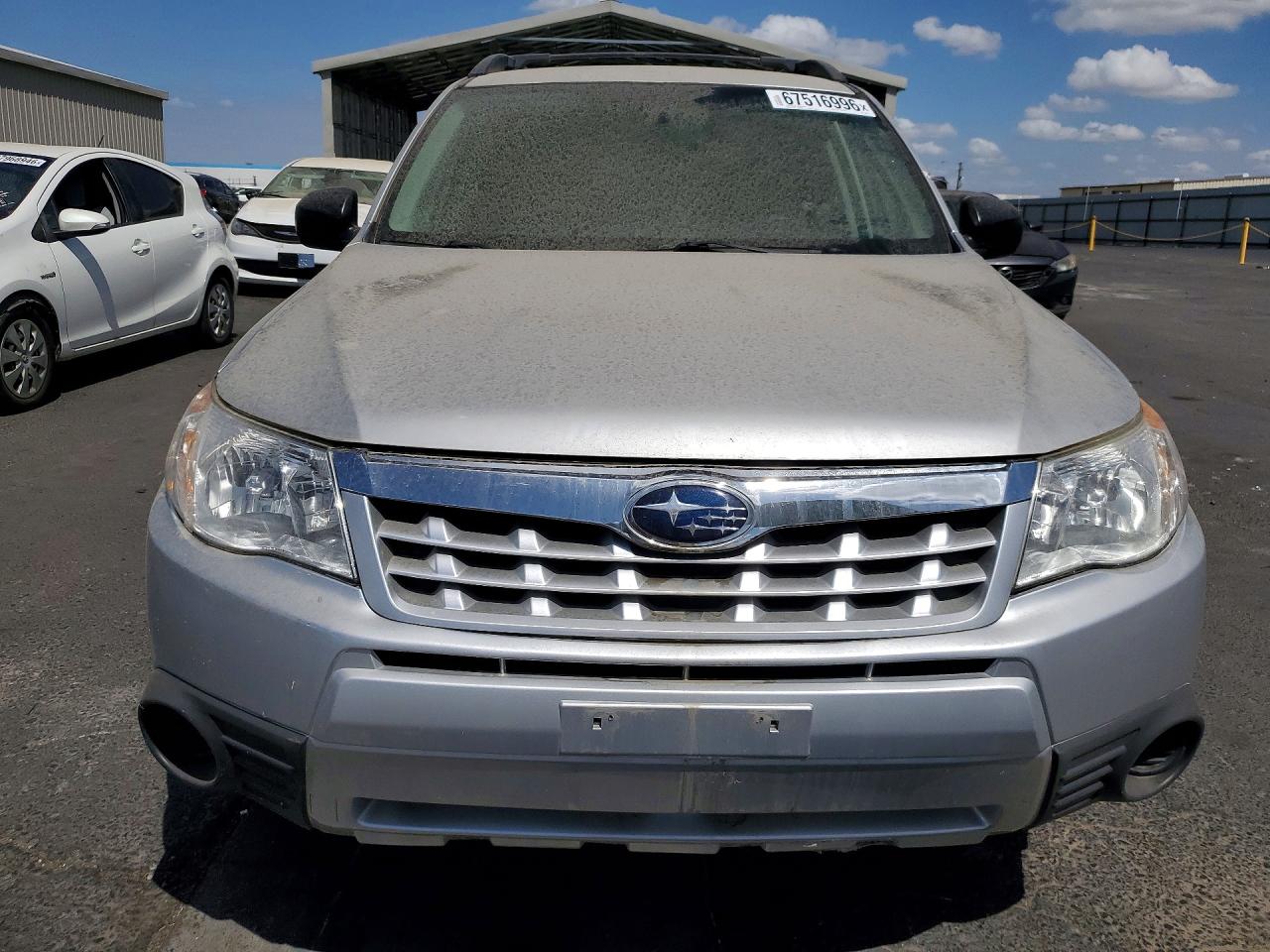 2011 Subaru Forester 2.5x Silver vin: JF2SHABC9BH748024