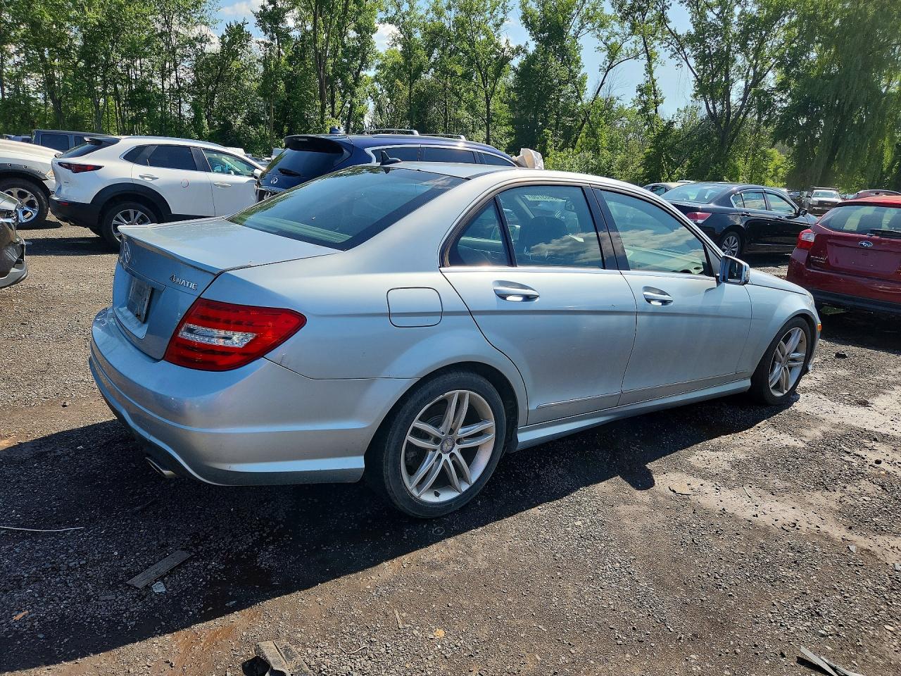 2013 Mercedes-benz C 300 4matic Blue vin: WDDGF8ABXDR275605