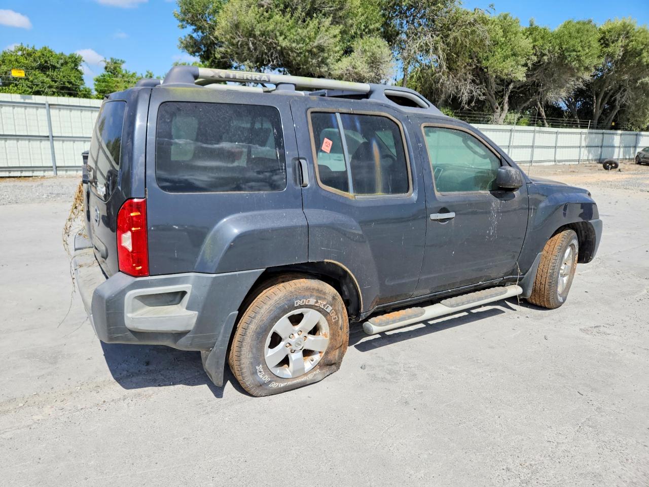 2010 Nissan Xterra X Charcoal vin: 5N1AN0NU0AC503833