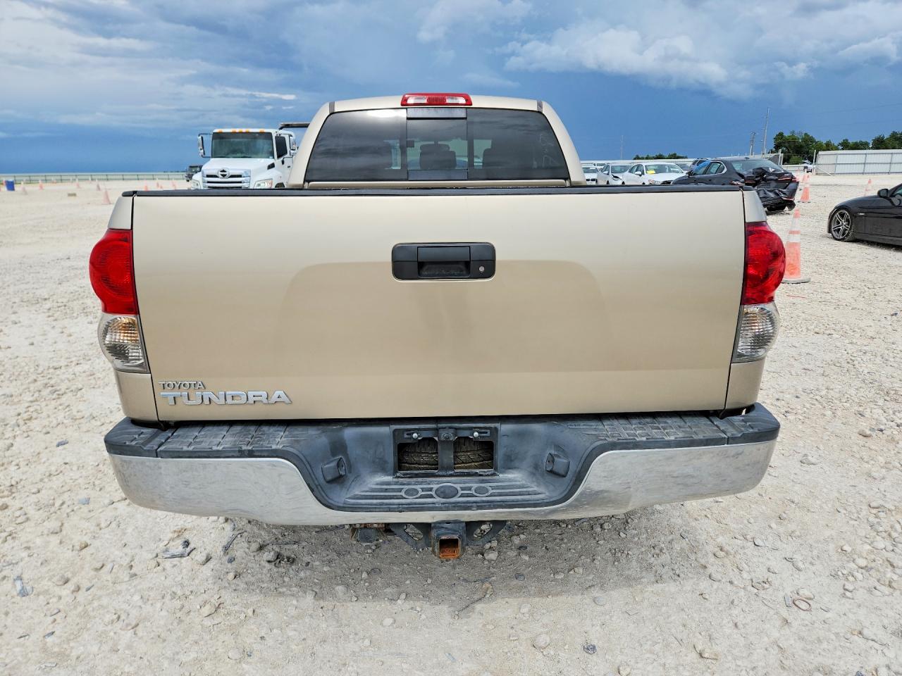 2008 Toyota Tundra Sr5 Tan vin: 5TFRV54158X044720