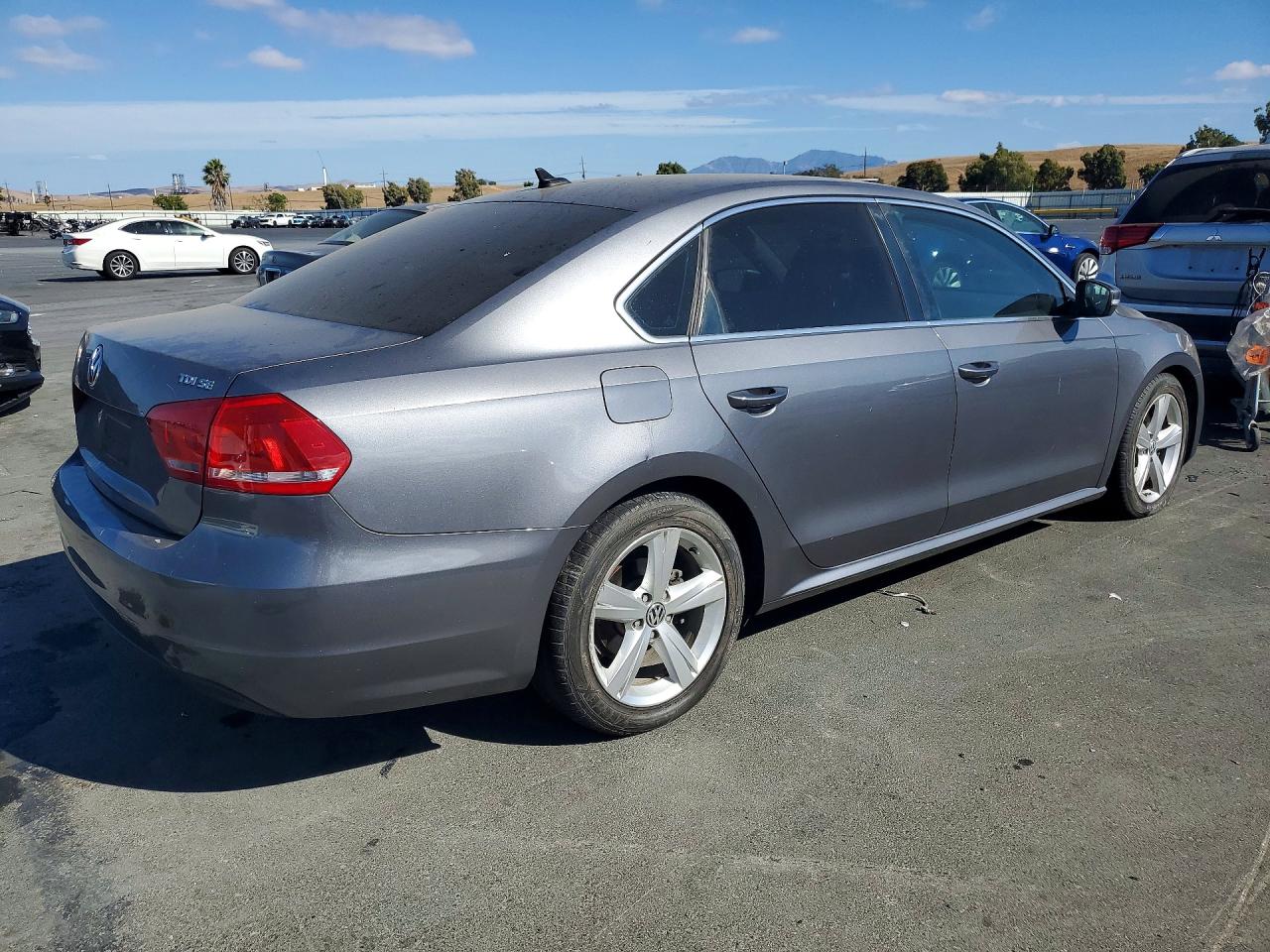 2012 Volkswagen Passat Se Gray vin: 1VWBN7A36CC078858