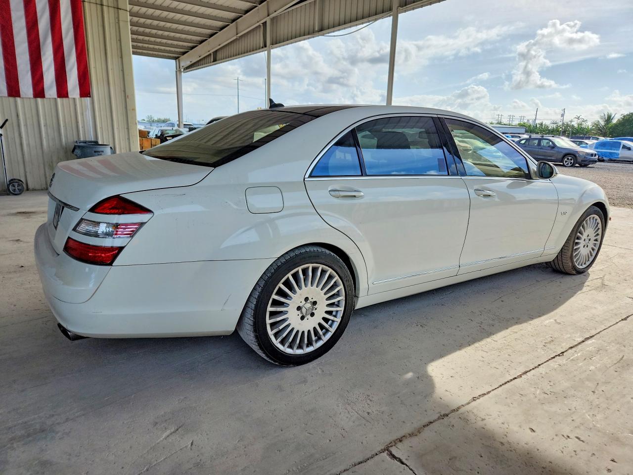 2007 Mercedes-benz S 600 White vin: WDDNG76X97A119058