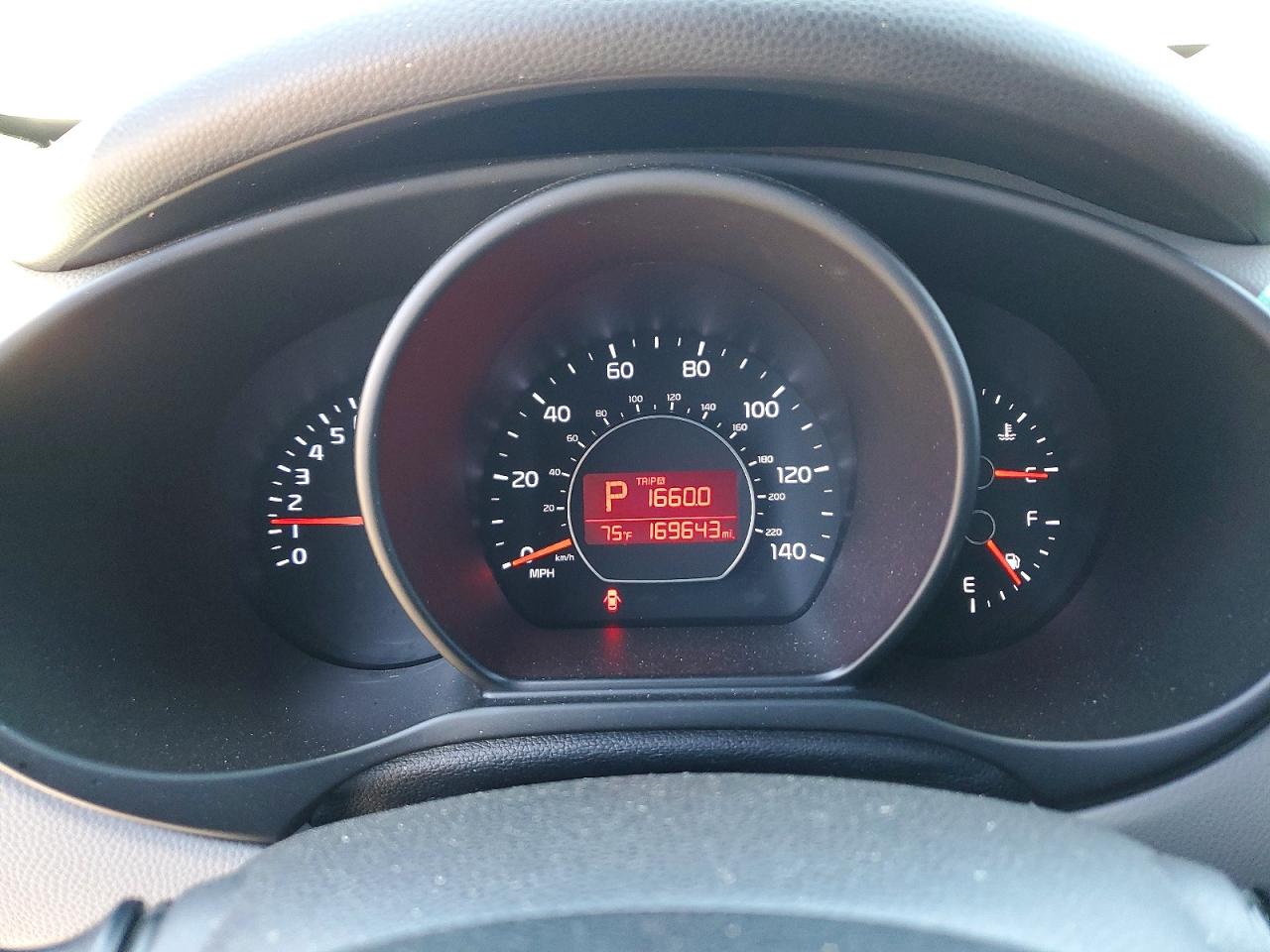 2014 Kia Soul Base Черный vin: KNDJN2A23E7040542