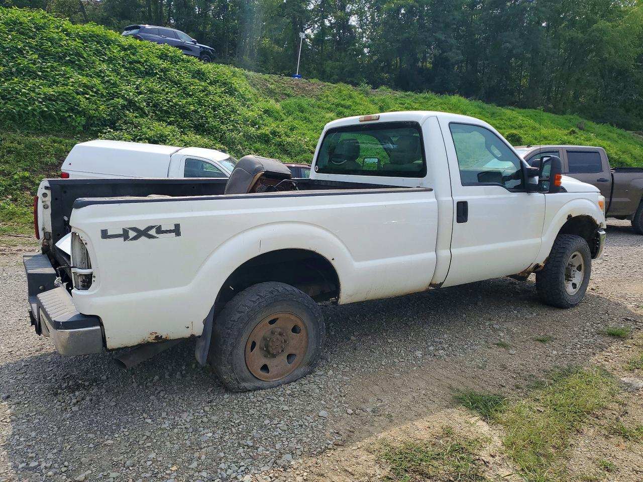 2011 Ford F250 Super Duty White vin: 1FTBF2B67BEC37529